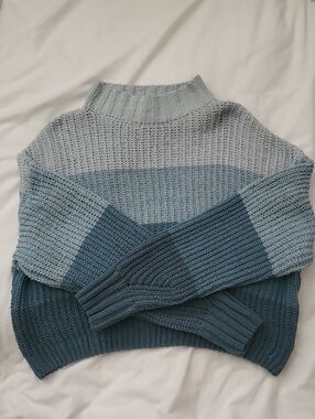 My Michelle Blue Tone Colorblock Turtleneck Sweater Crop/short Cut Style